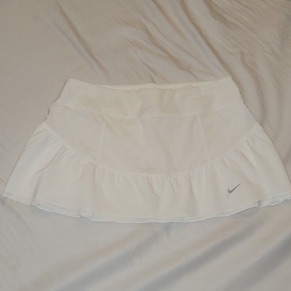 Nike Dresses & Skirts - Nike 🎾 tennis skirt, very nice smoke free